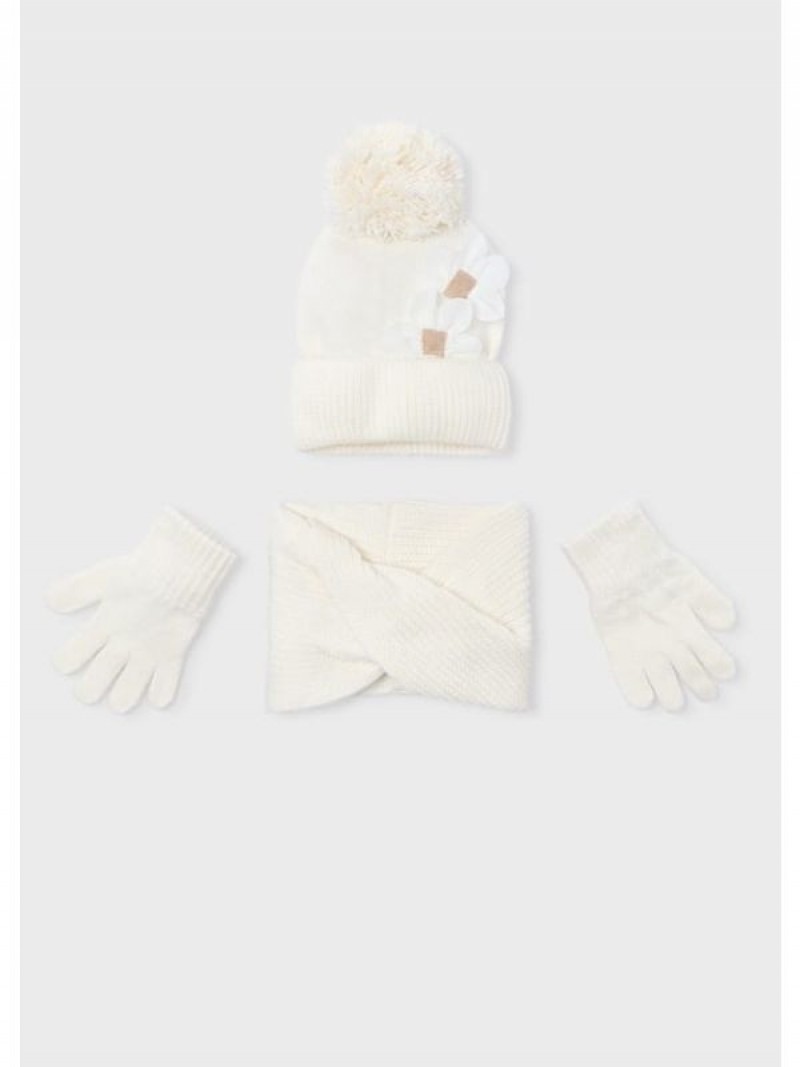 Set ivoar caciula si manusi nou-nascut MAYORAL 10071 MY-CACIULA103F